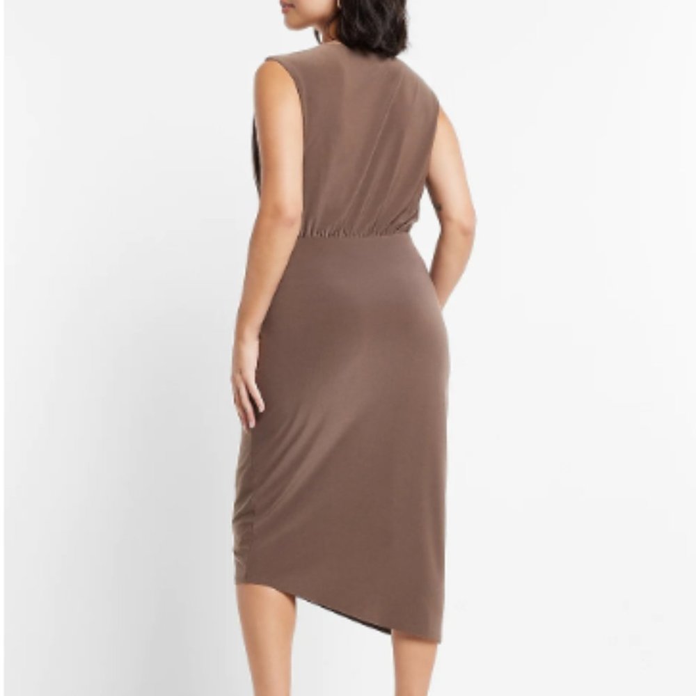 Express Crew Neck Sleeveless Side Ruched Sheath Midi Dress